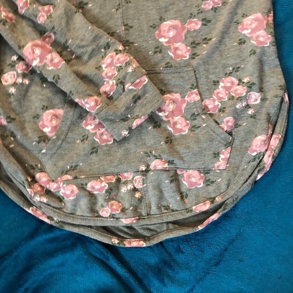 sweater - Picture 2 of 3